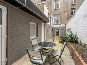 Spacious seafront apartment